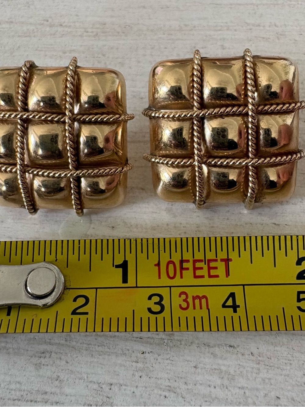 14K GOLD Grid-Pattern Statement Pierced Earrings Stunning ! - Picture 10 of 12